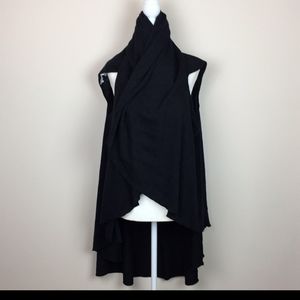 Nwt black Demdaco city wrap